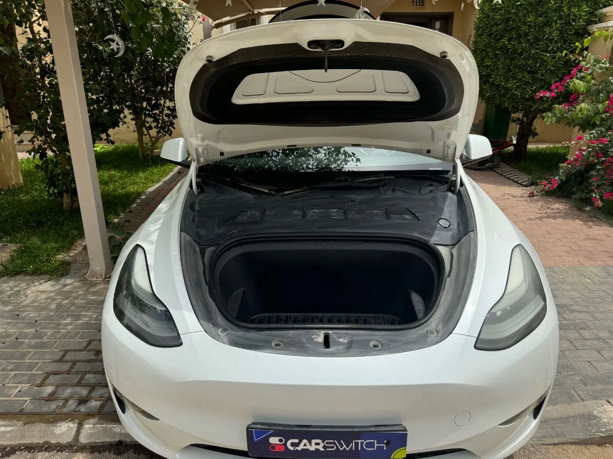 Car image 24