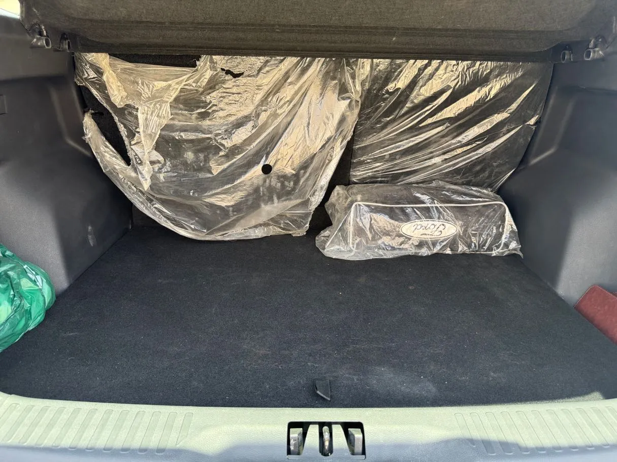 Car image 22