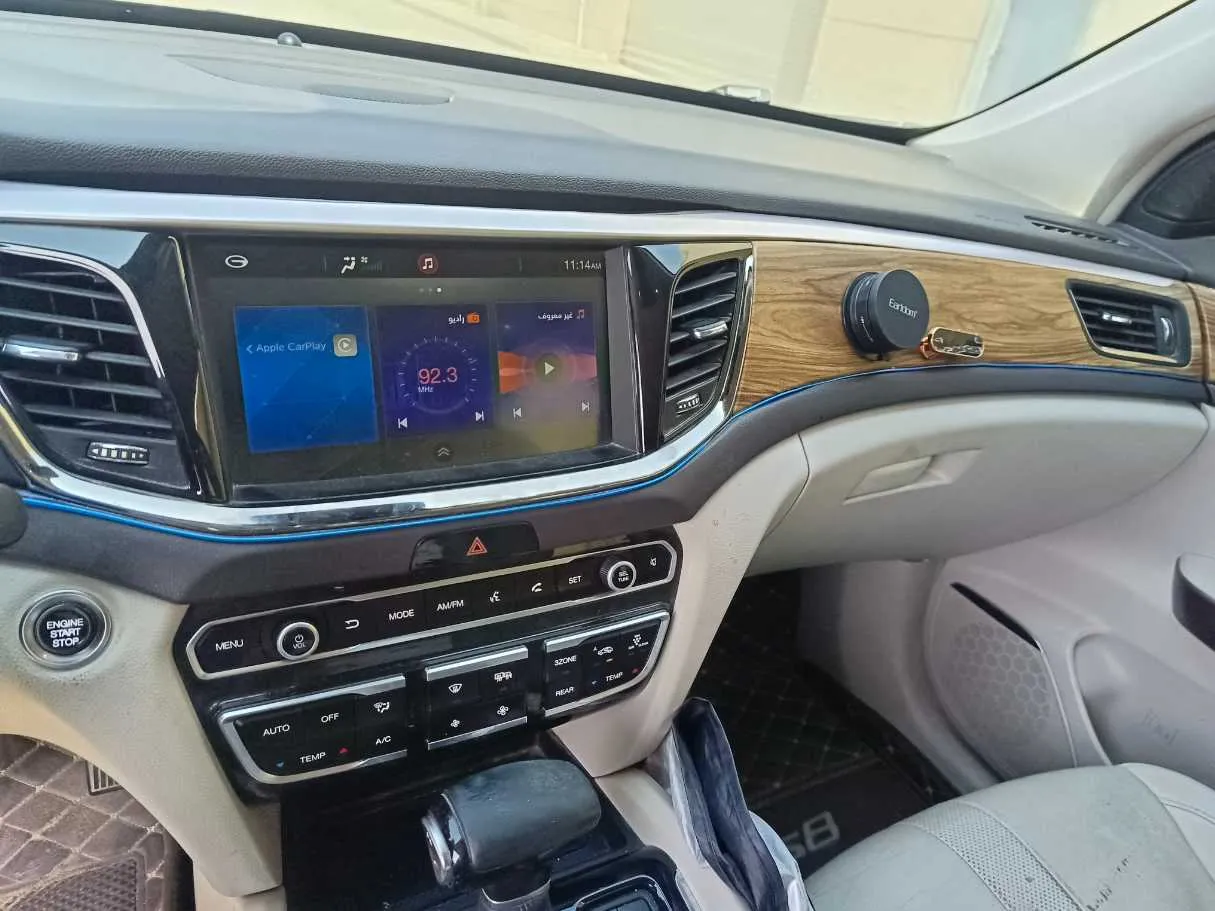 Car image 15
