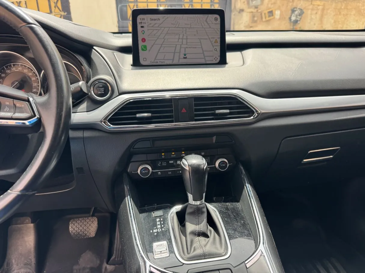 Car image 17