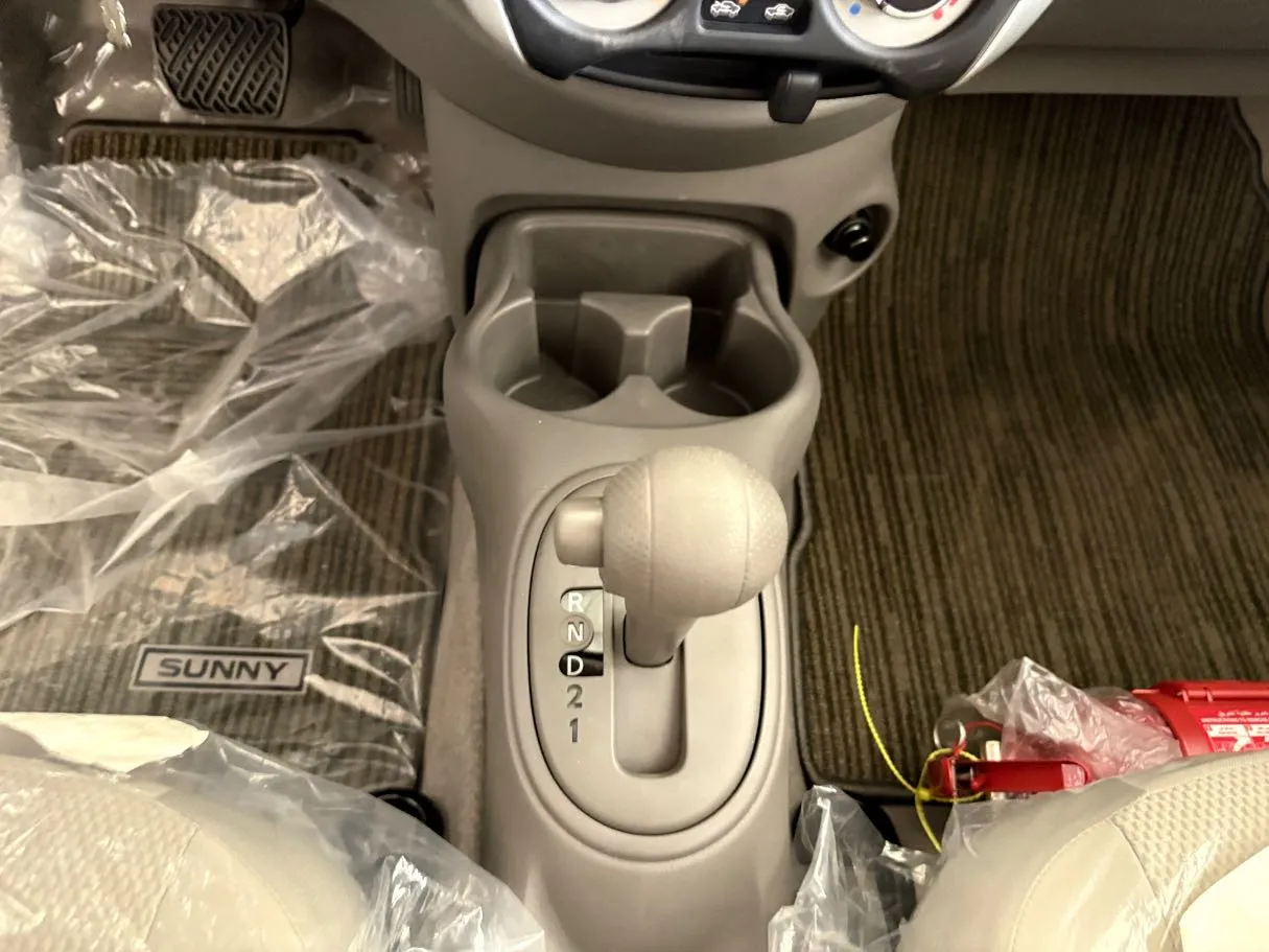 Car image 13