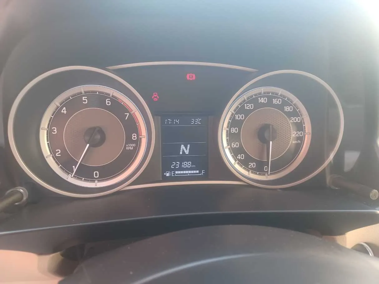 Car image 18