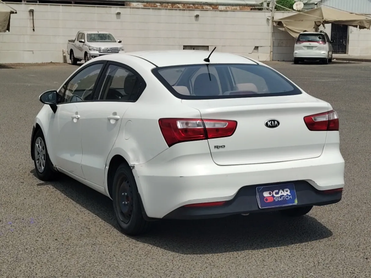 Car image 7