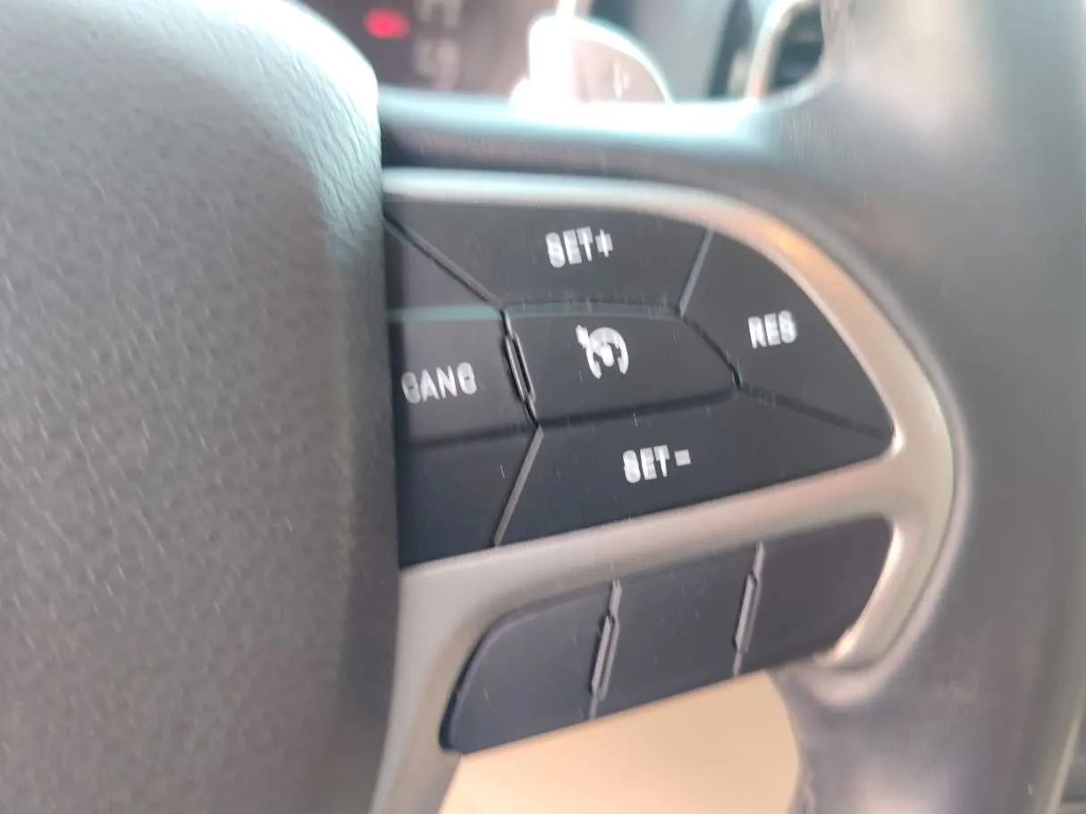 Car image 29