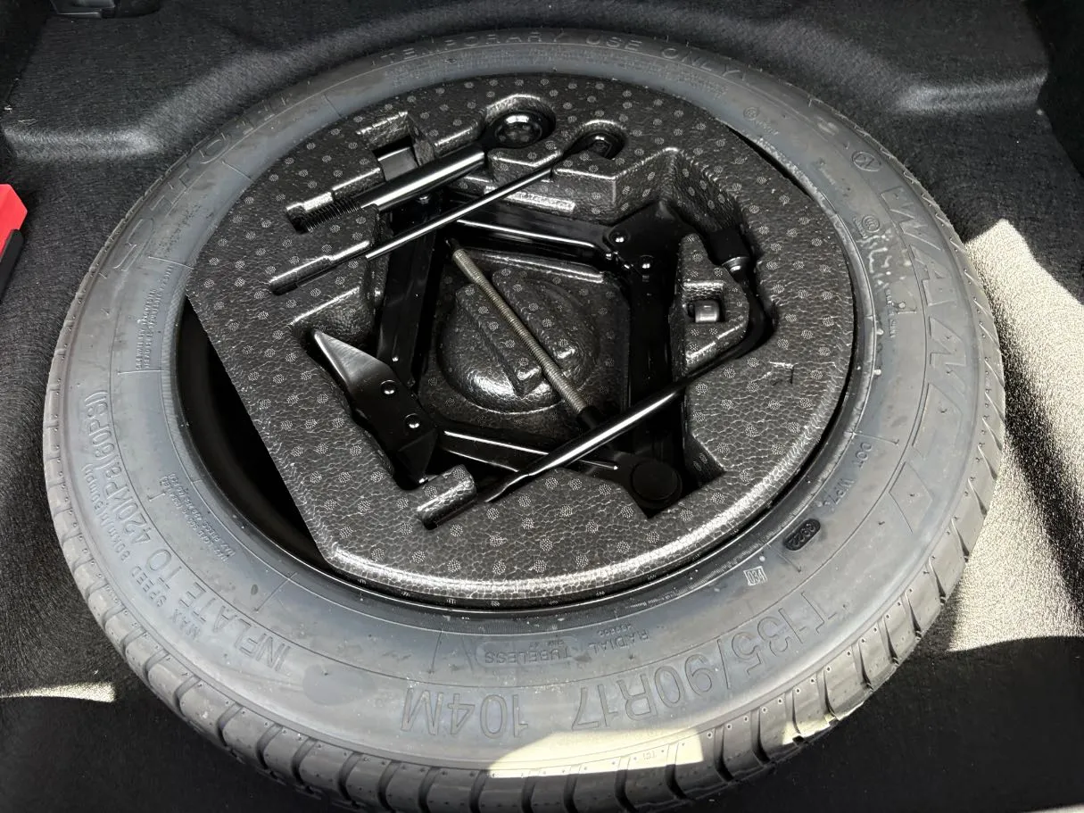 Car image 33