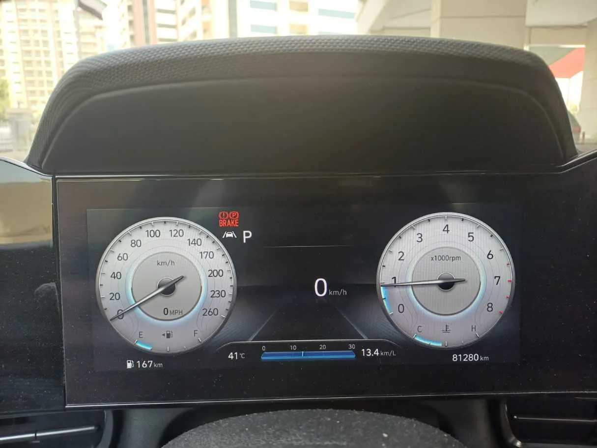 Car image 16