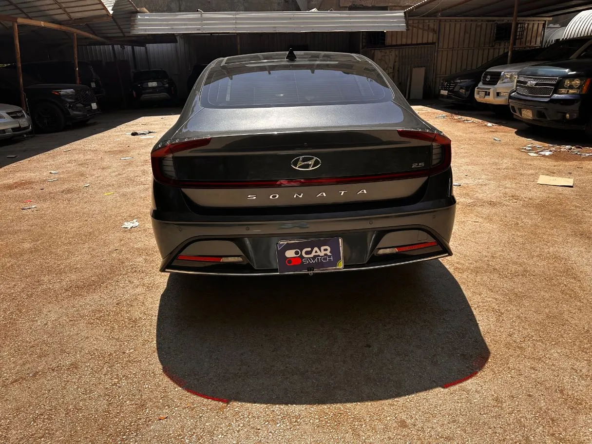 Car image 6