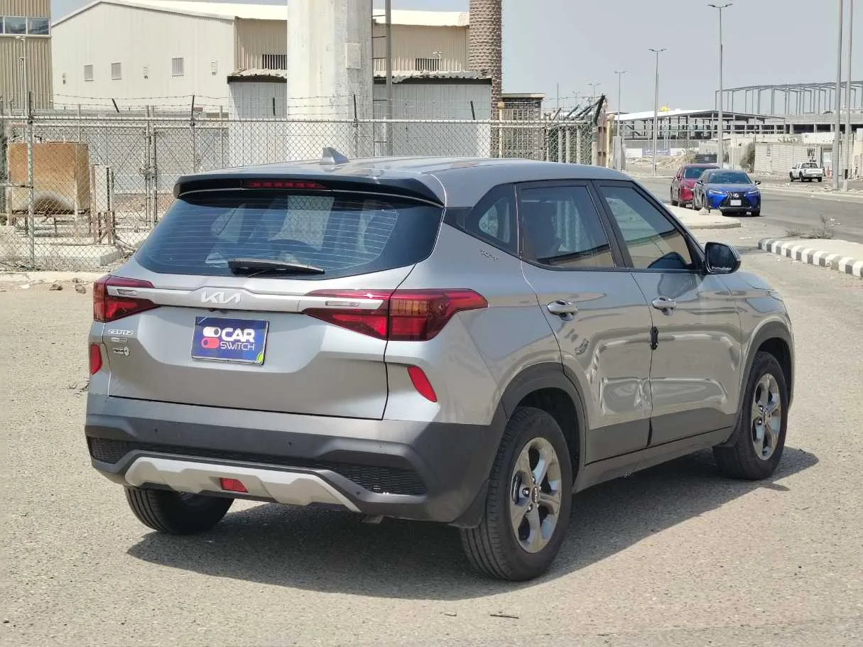 Car image 5