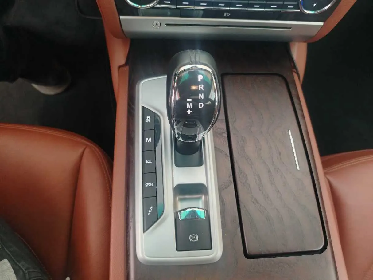 Car image 23