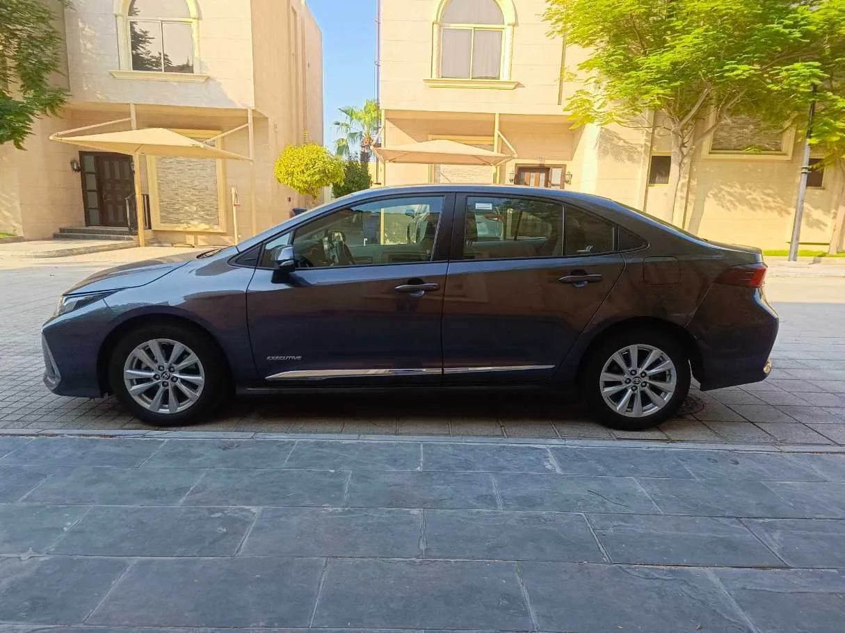 Car image 8