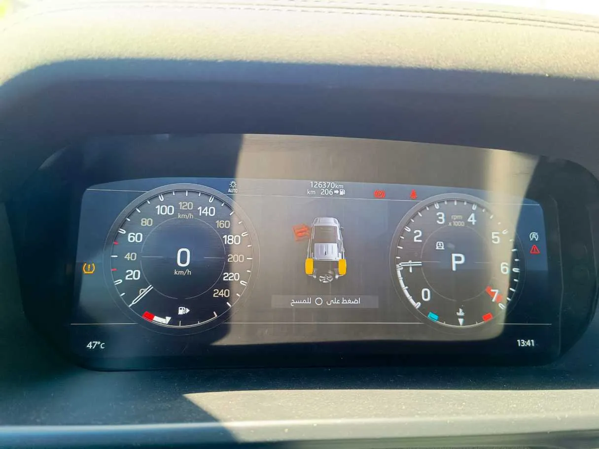 Car image 30