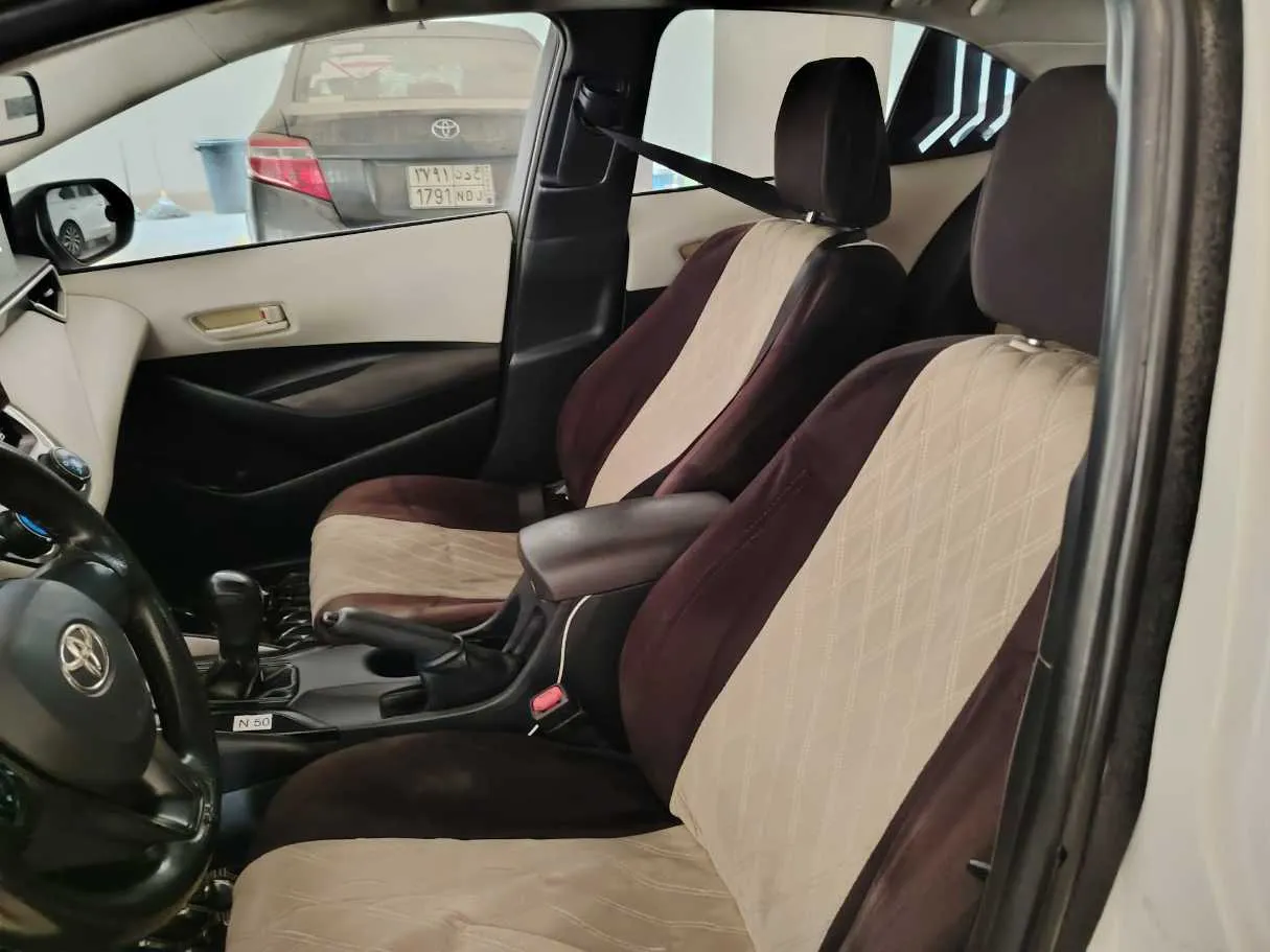Car image 16