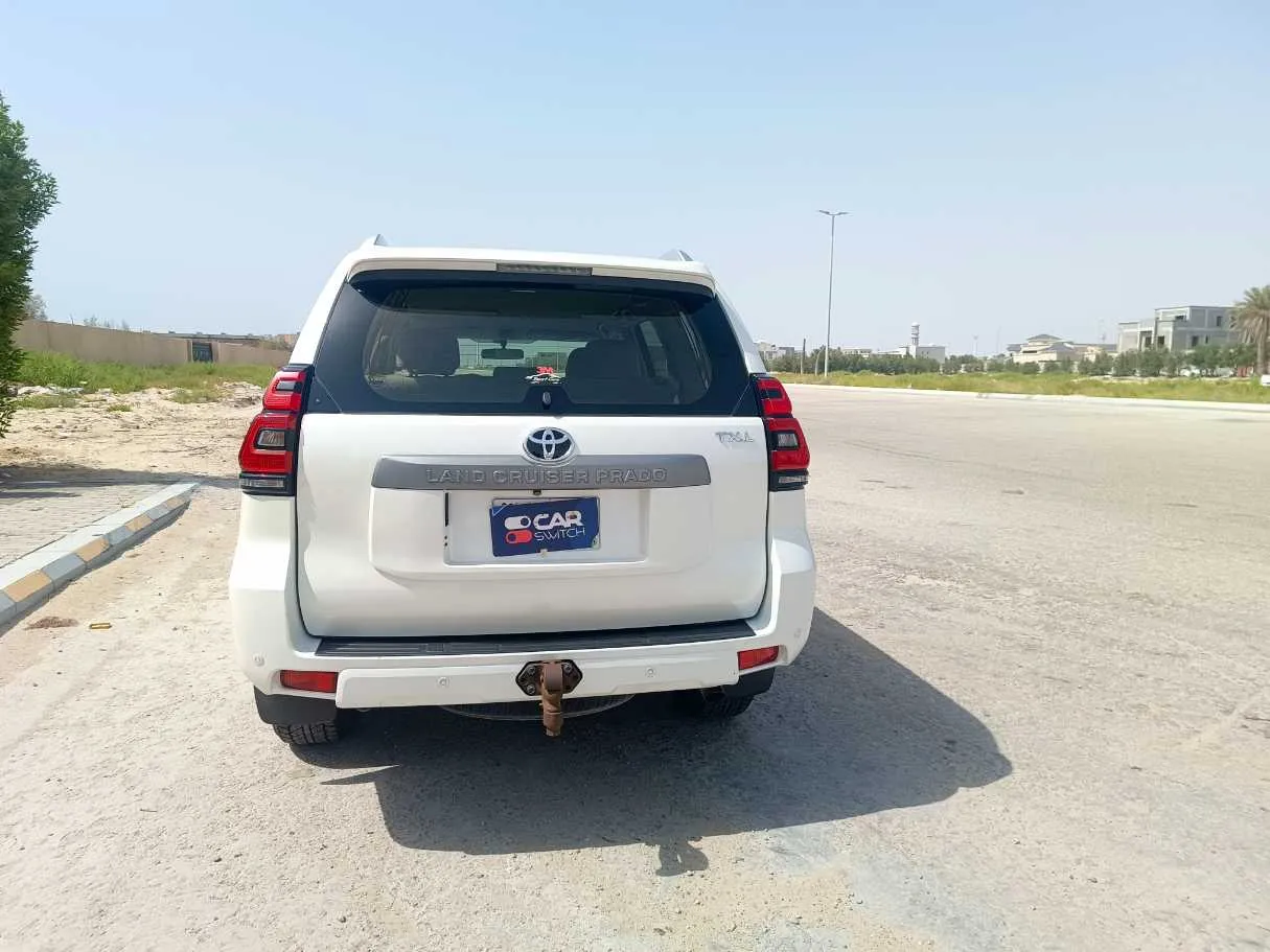Car image 6