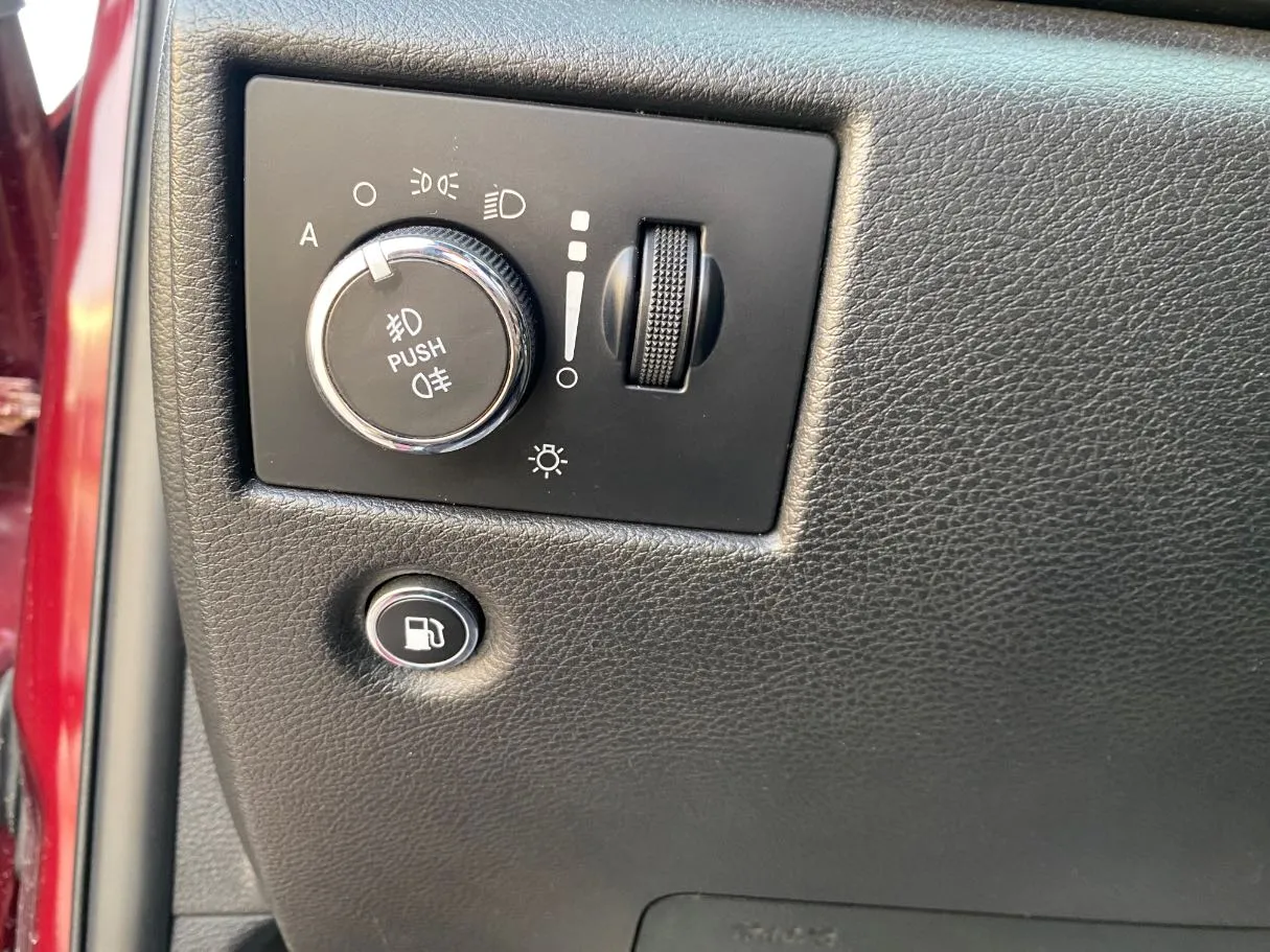 Car image 27