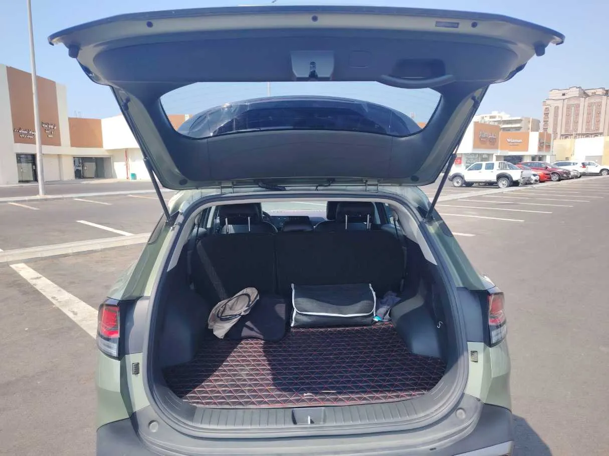 Car image 23