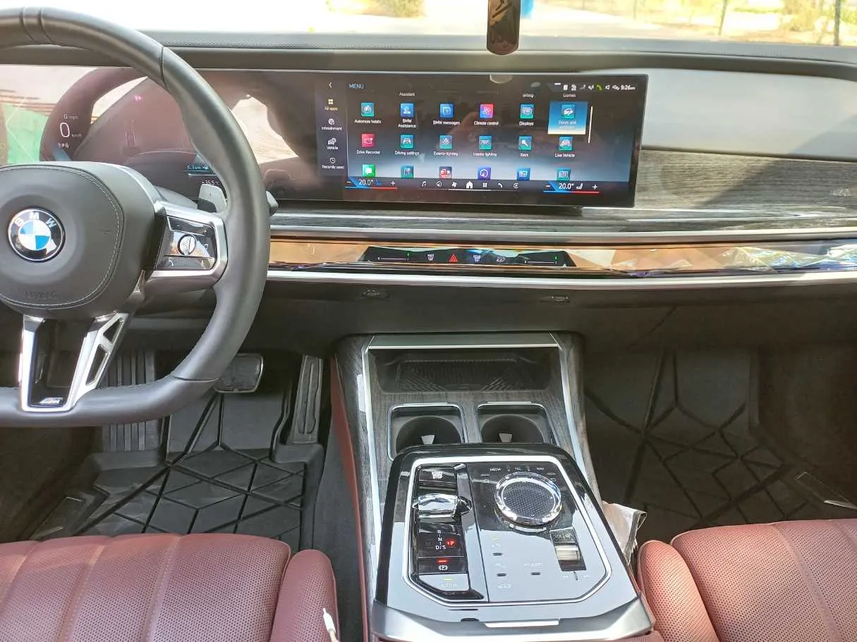 Car image 16