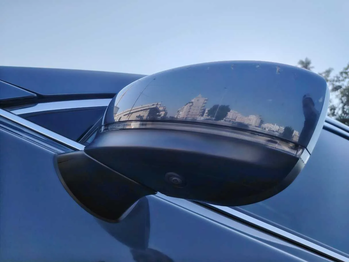 Car image 35