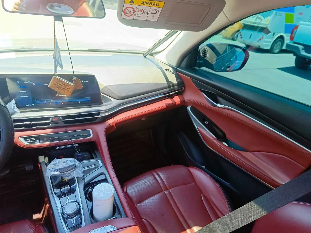 Car image 24