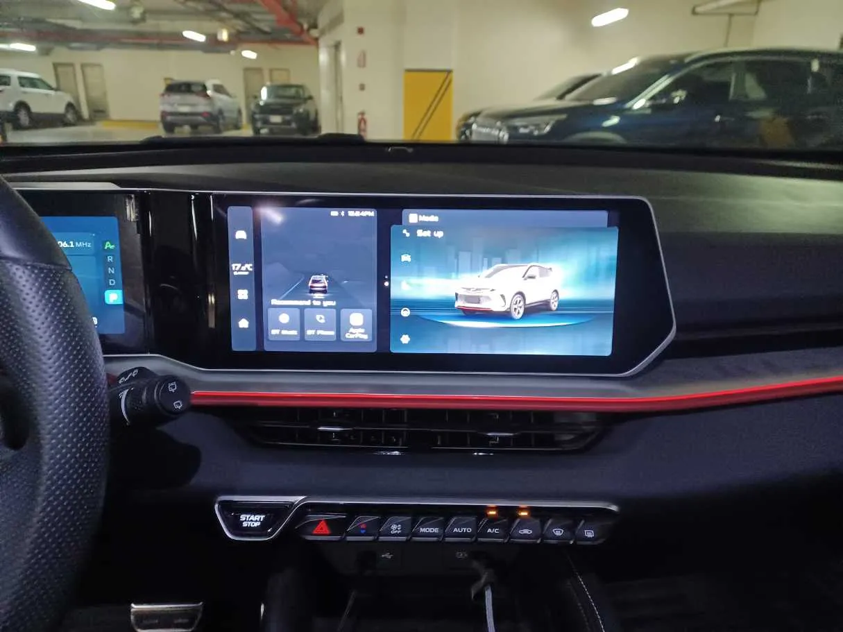 Car image 14