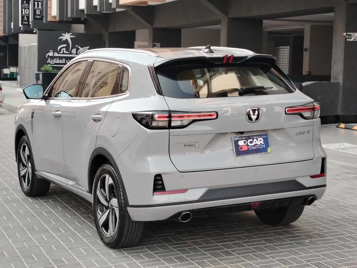 Car image 7