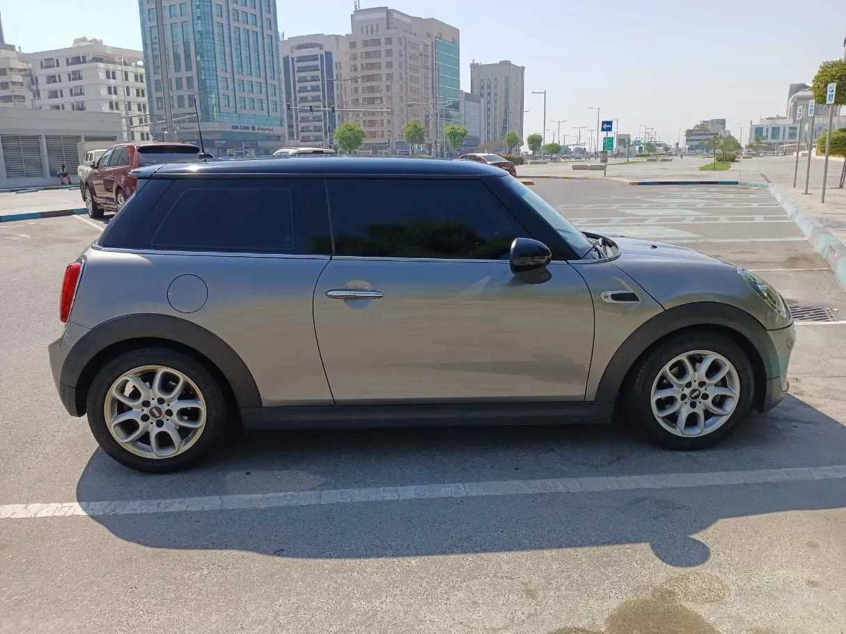 Car image 8