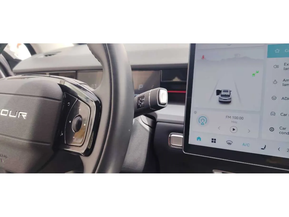 Car image 25