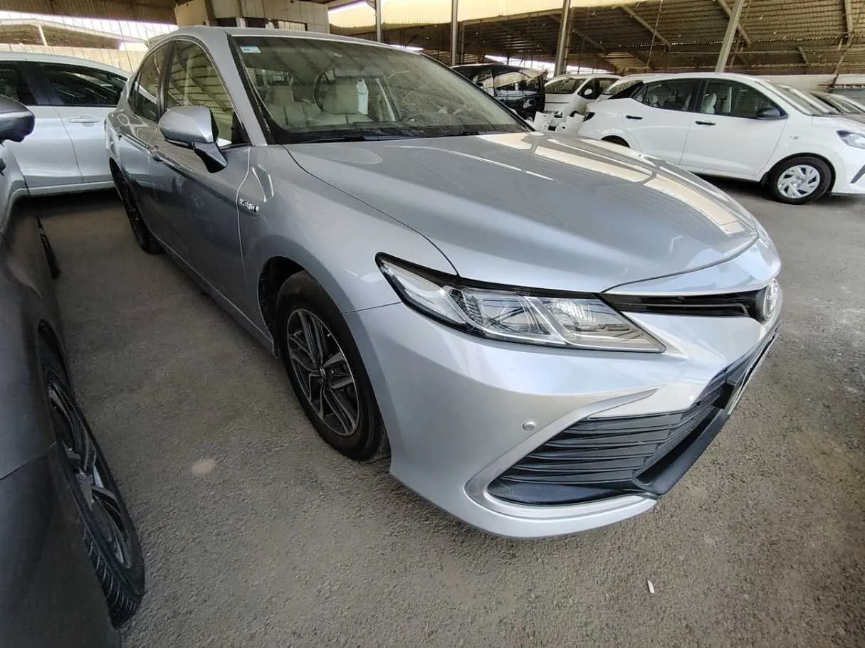 Car image 4