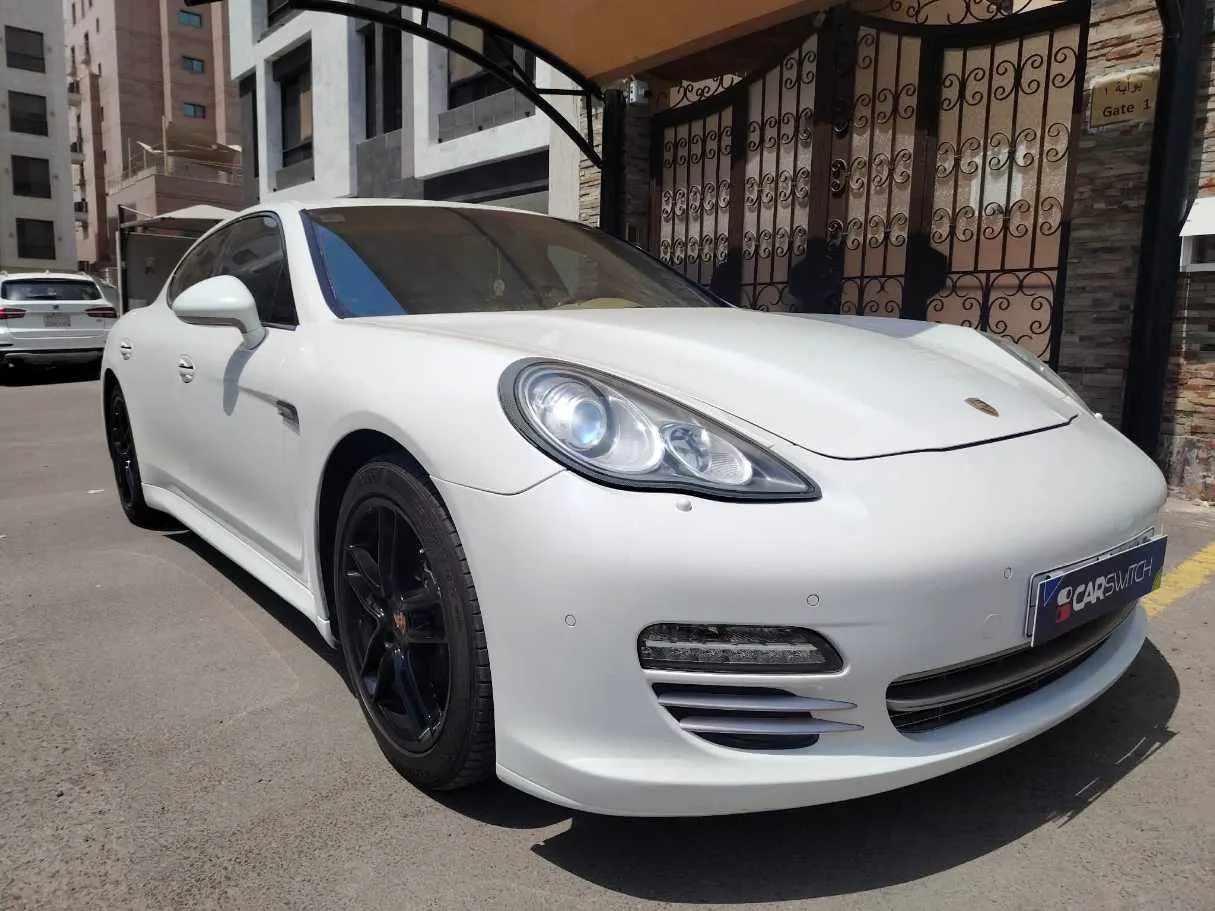 Car image 3