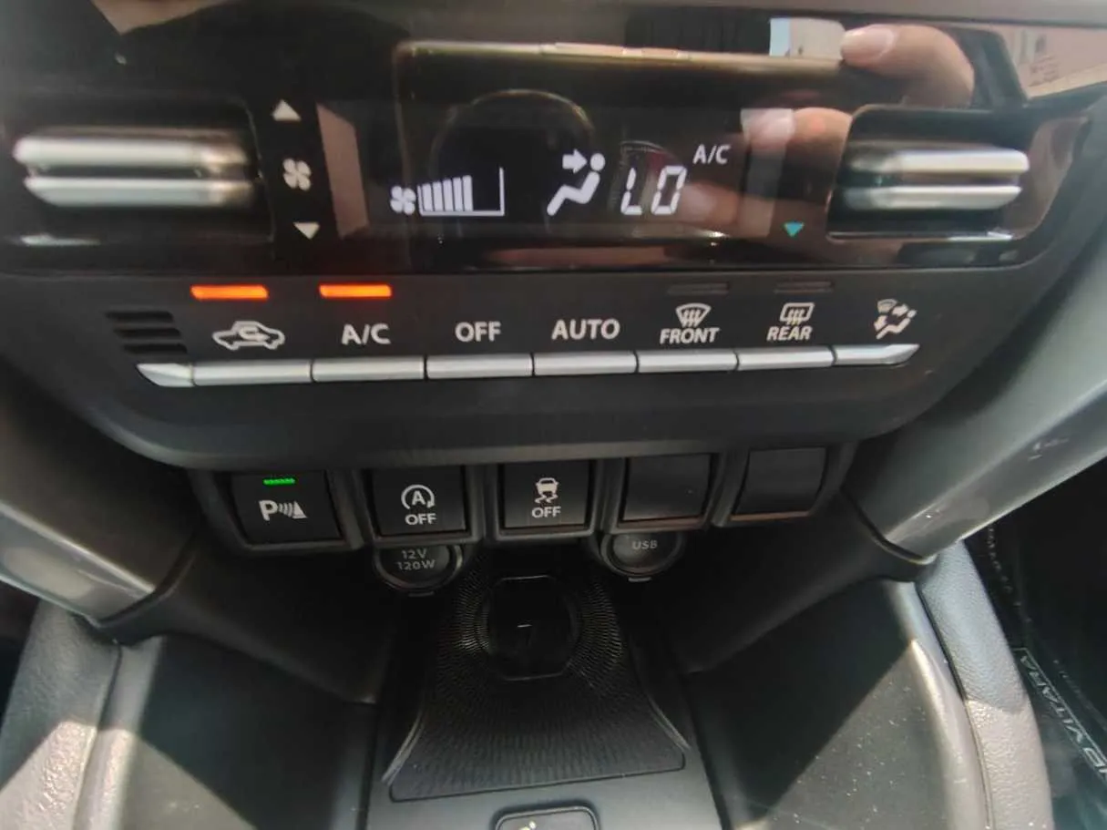 Car image 21