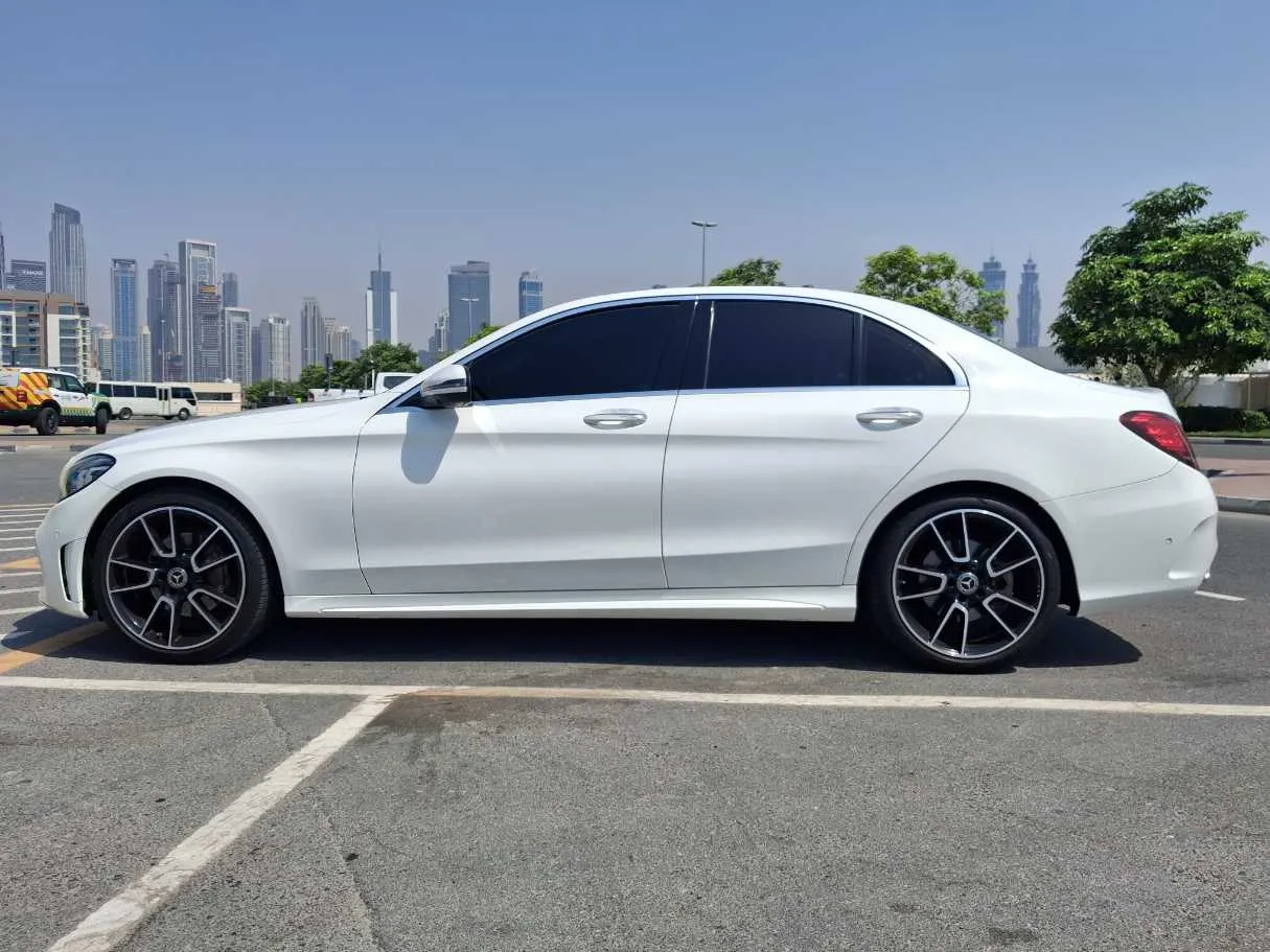 Car image 8