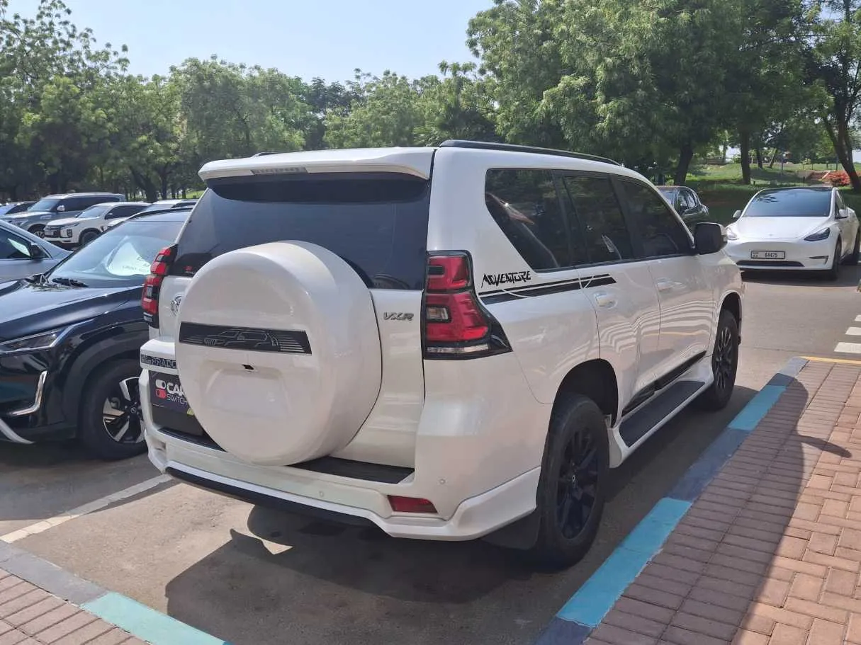 Car image 5