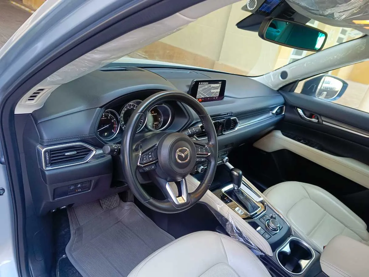 Car image 16