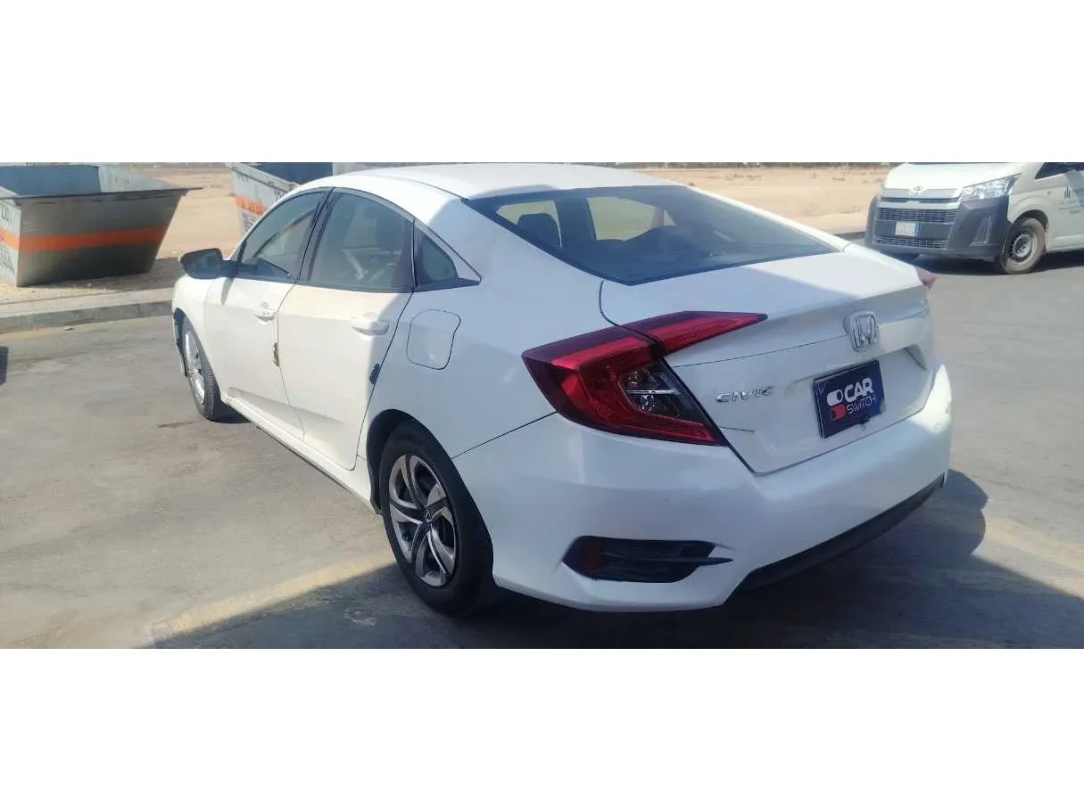 Car image 7