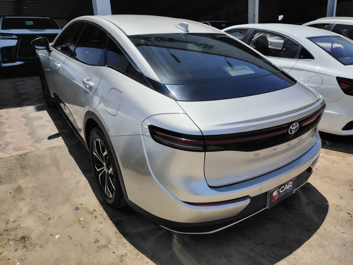 Car image 7