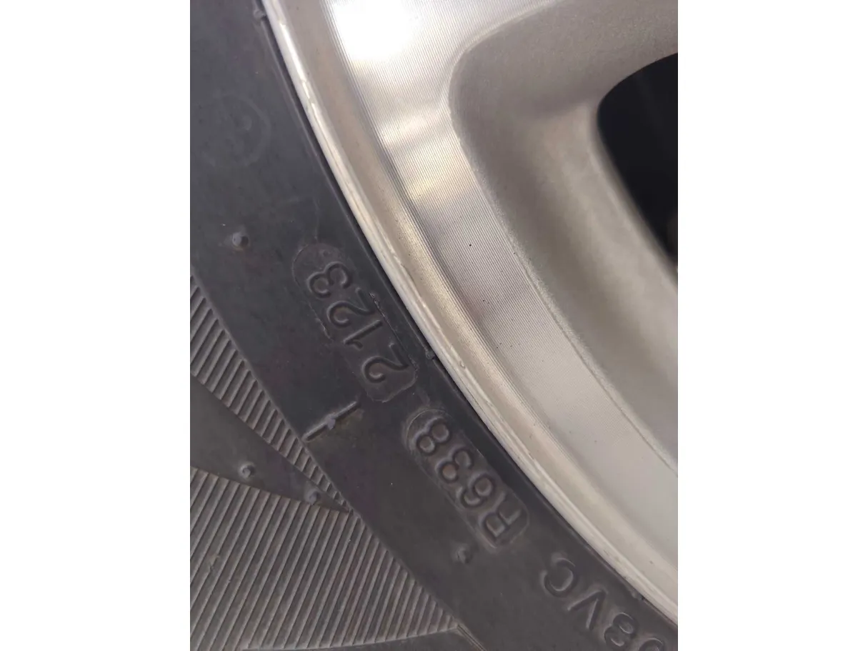 Car image 31