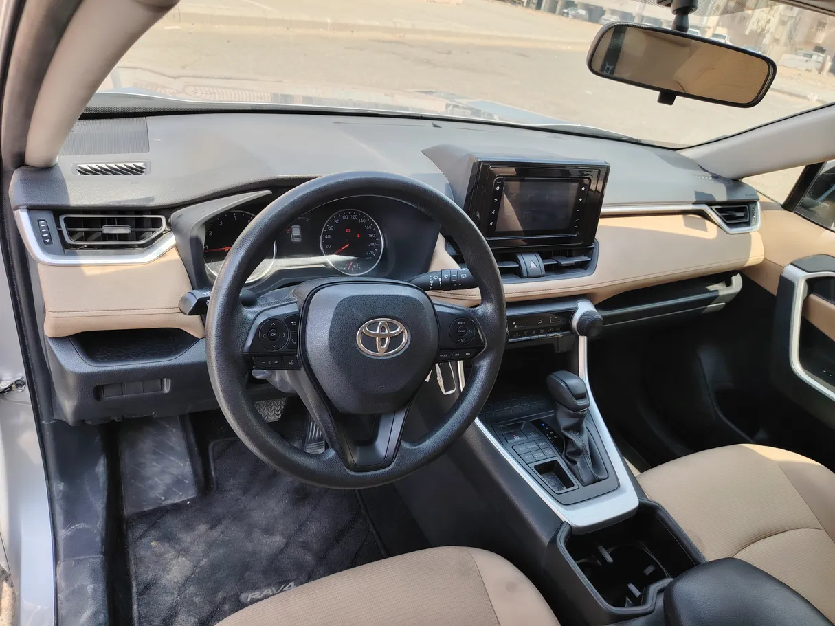 Car image 11
