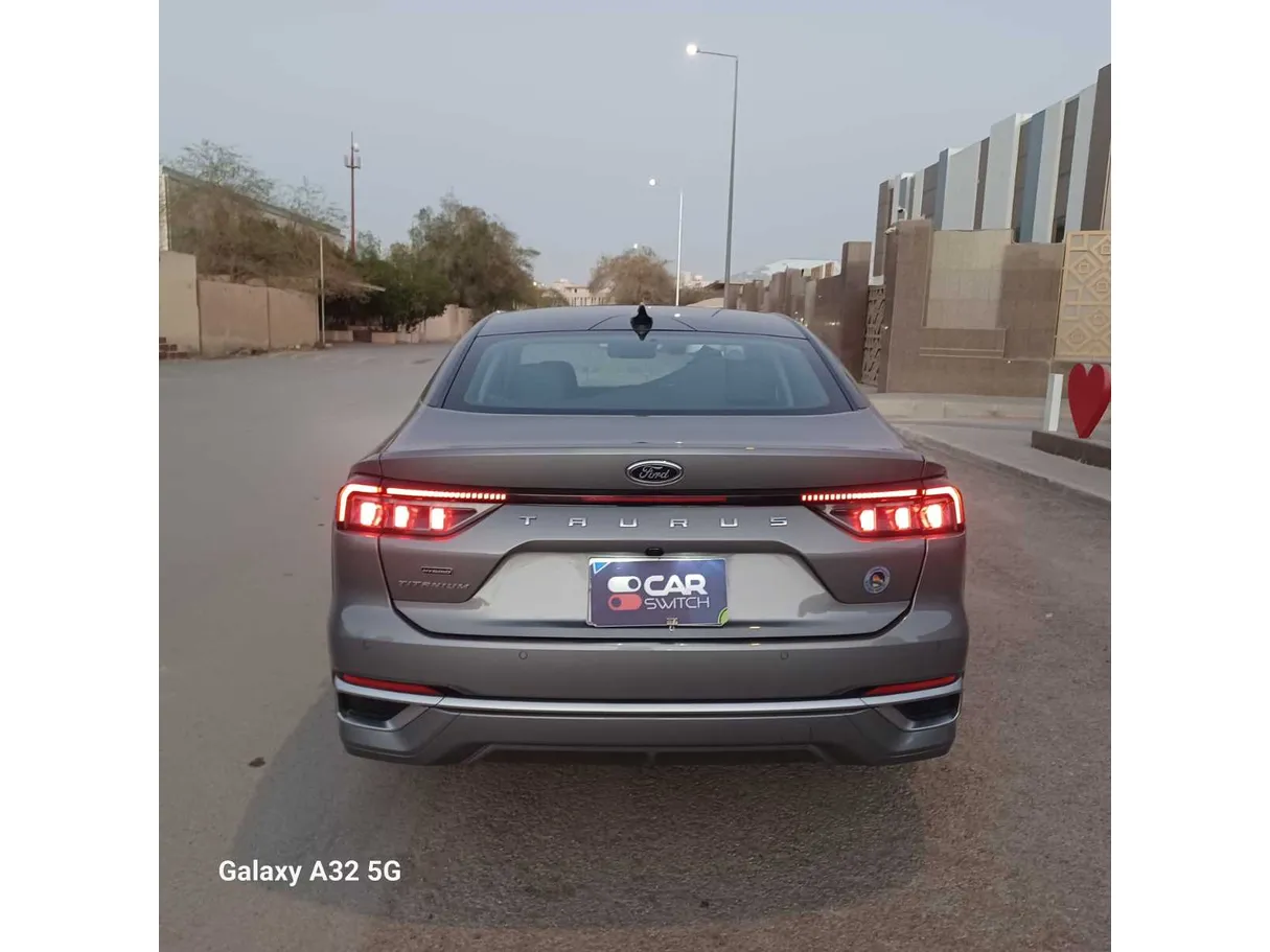 Car image 6