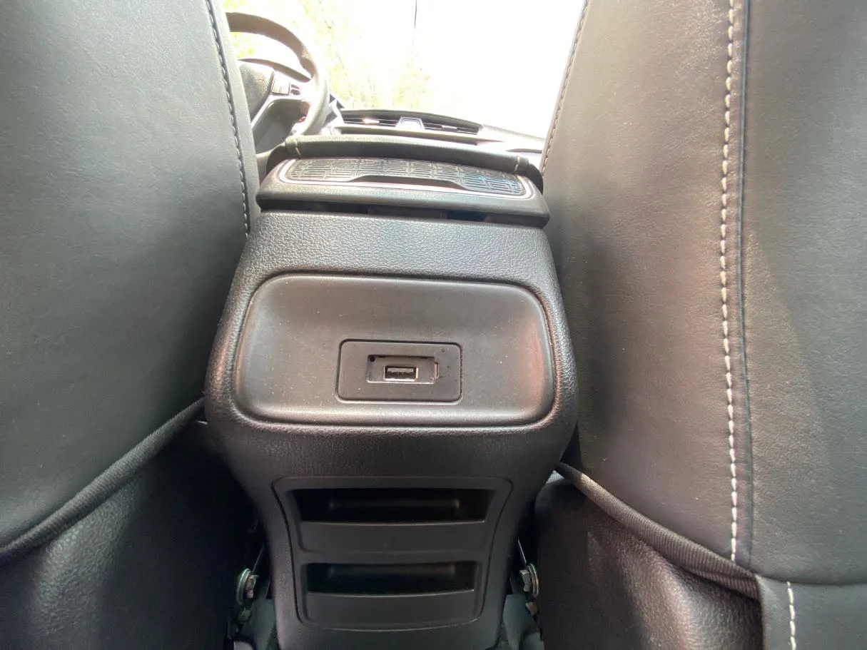 Car image 25