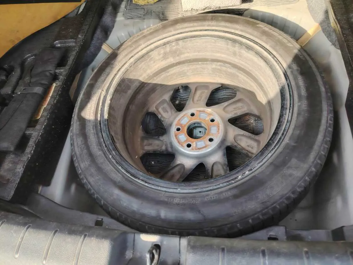Car image 39