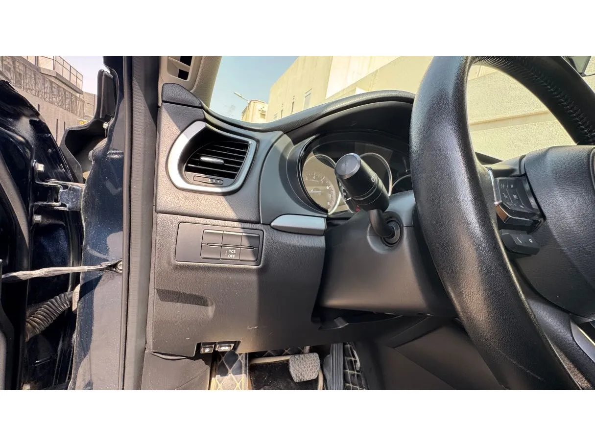 Car image 24