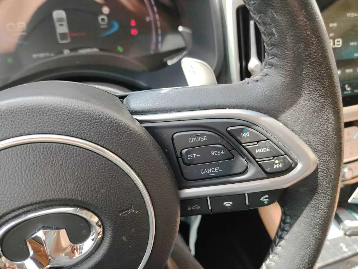 Car image 34