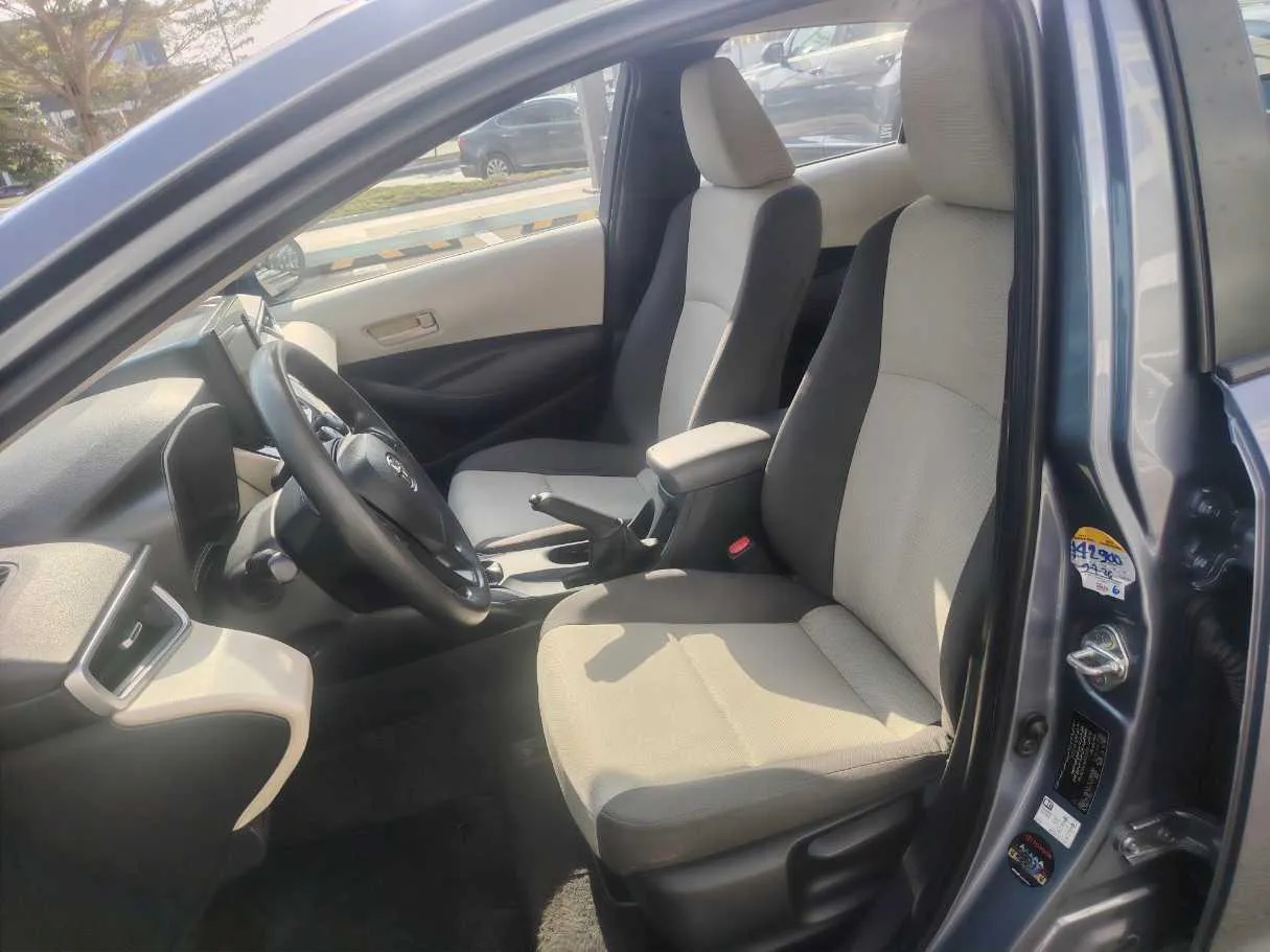 Car image 13