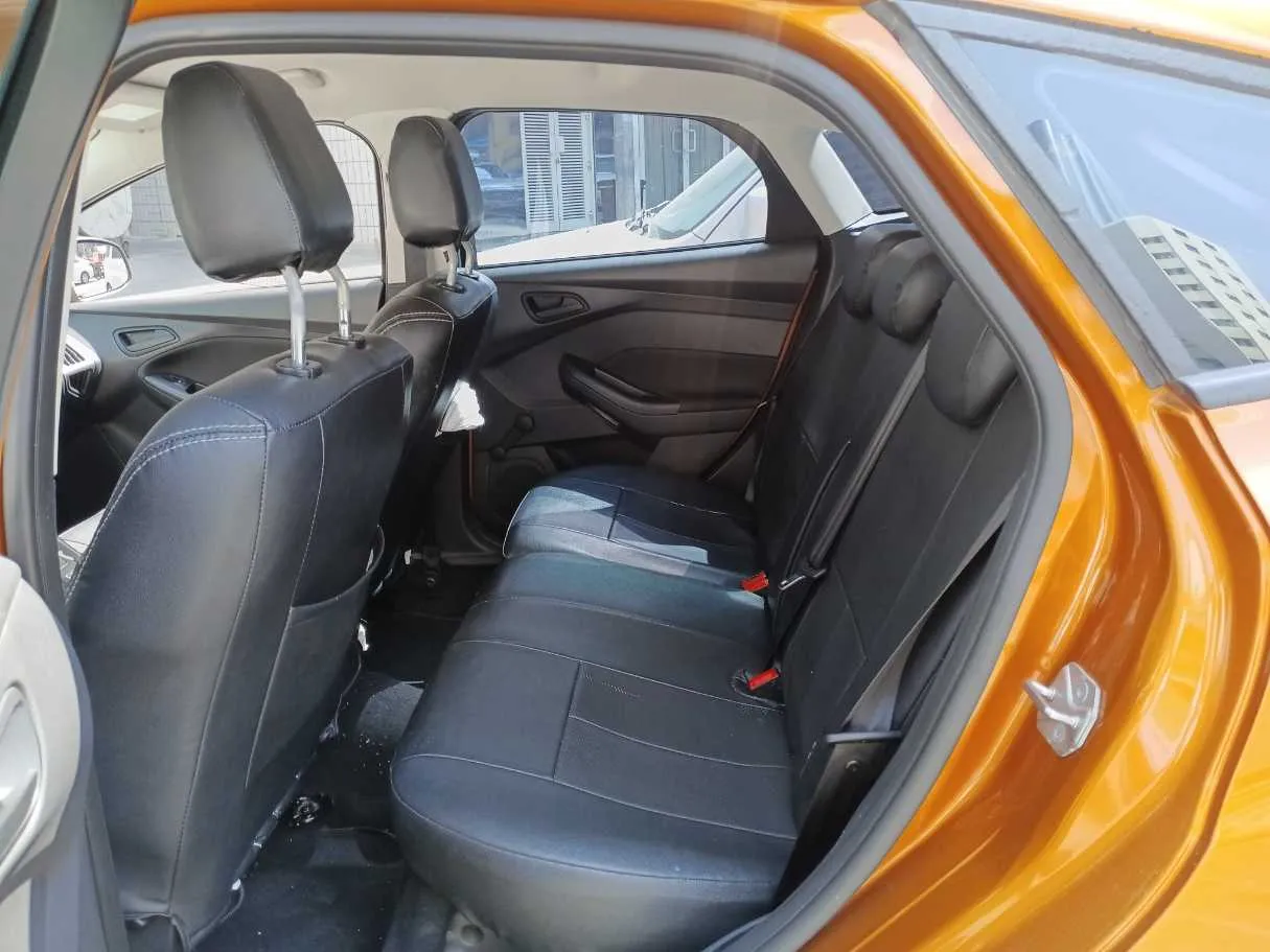 Car image 11