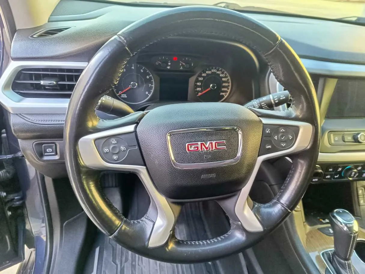 Car image 24