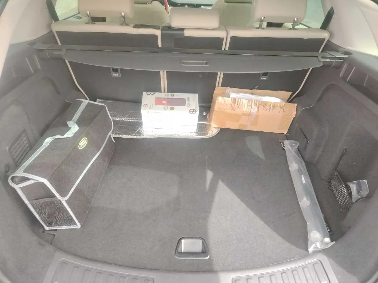 Car image 28