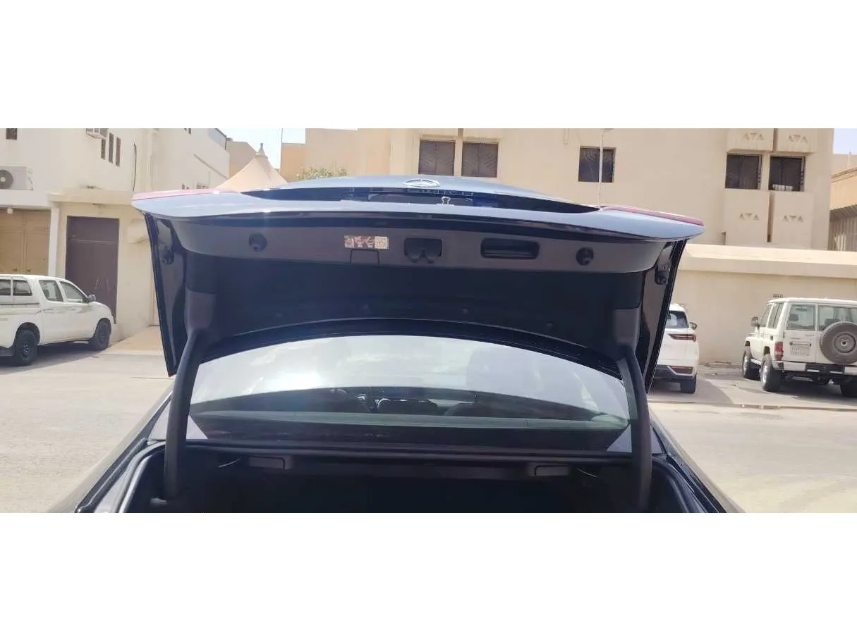 Car image 24