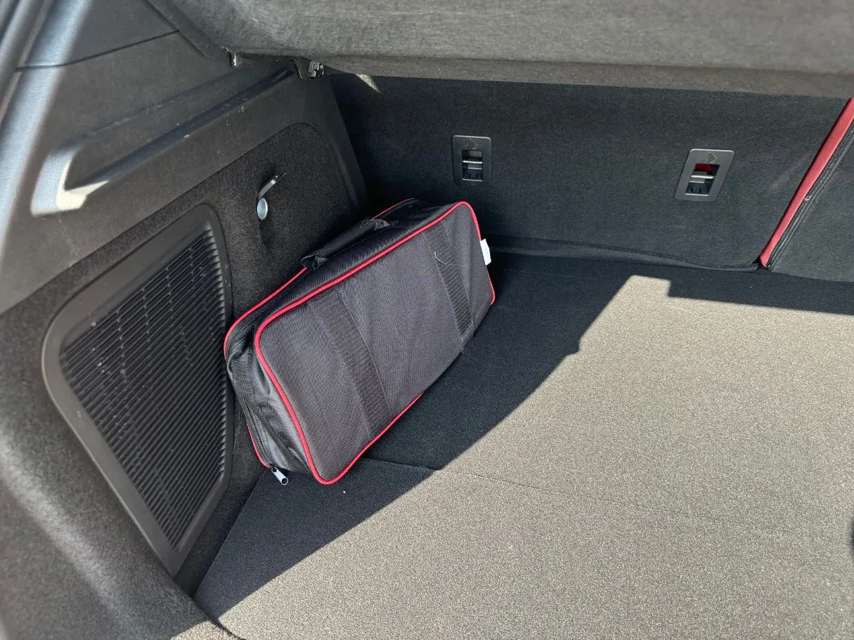 Car image 23