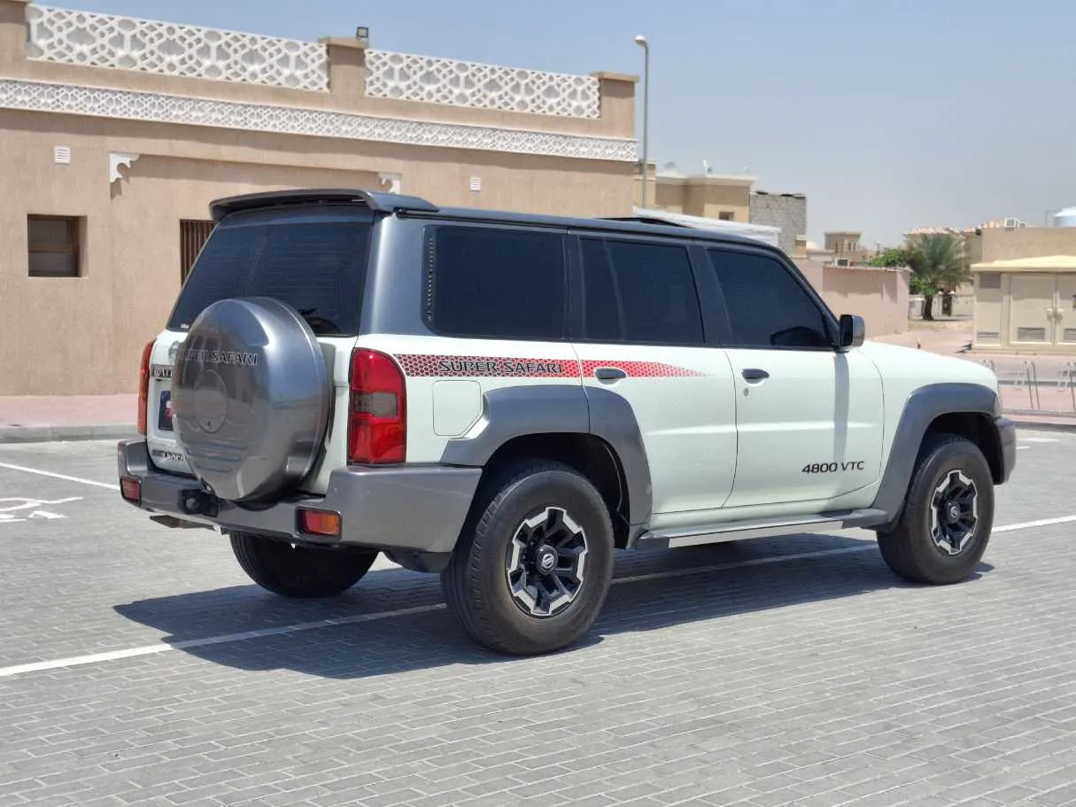 Car image 7