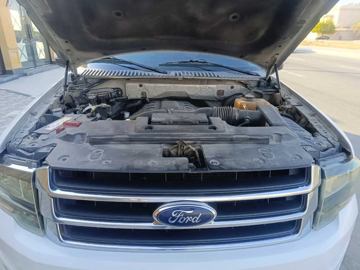 Car image 35