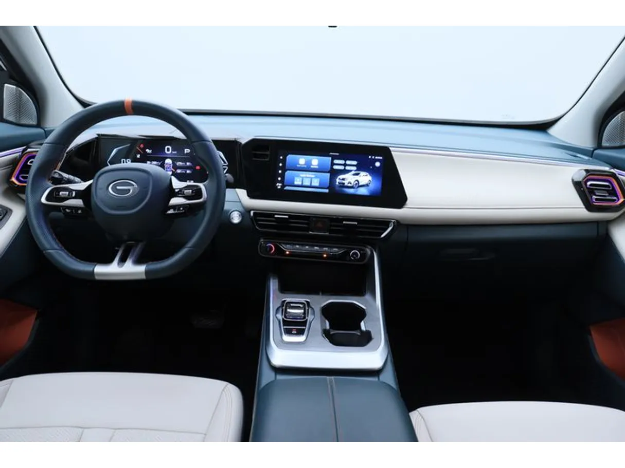 Car image 14
